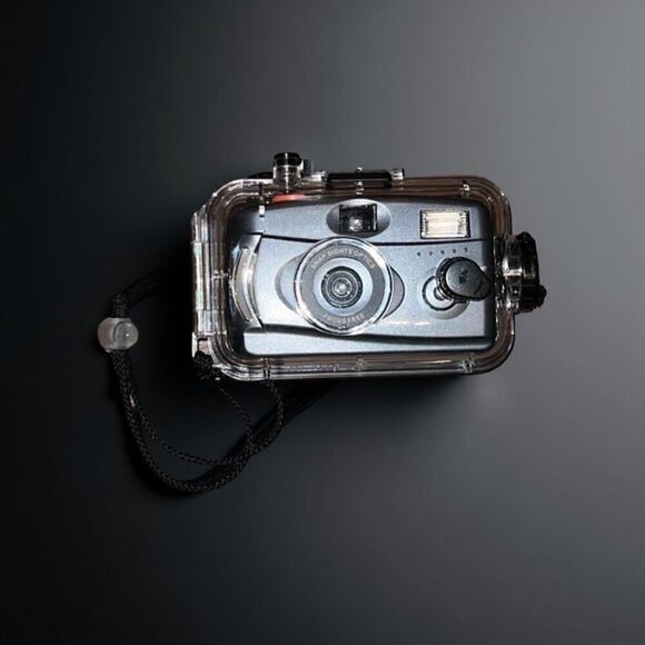 Snap Sights 35mm Film Camera + Underwater Waterproof Case to 100ft/30meters B12 - Picture 1 of 8